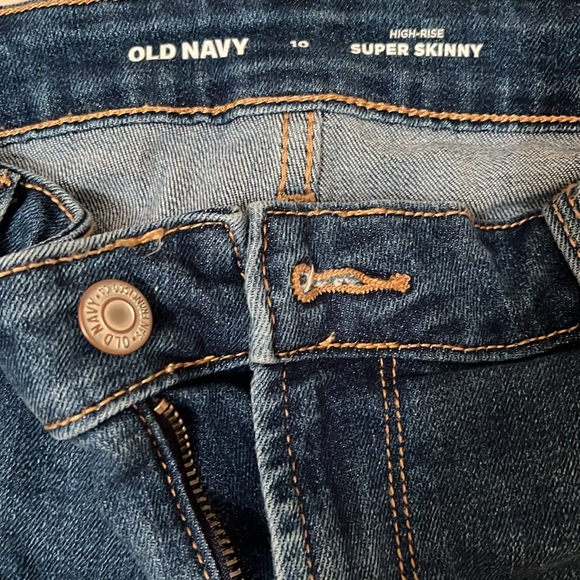 Old navy high rise super skinny jeans - Picture 3 of 3